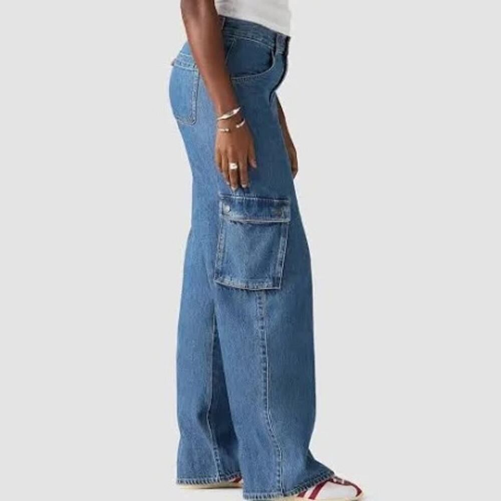 Levi's Superlow Cargo Jeans feature a distinctive low rise and utility pockets